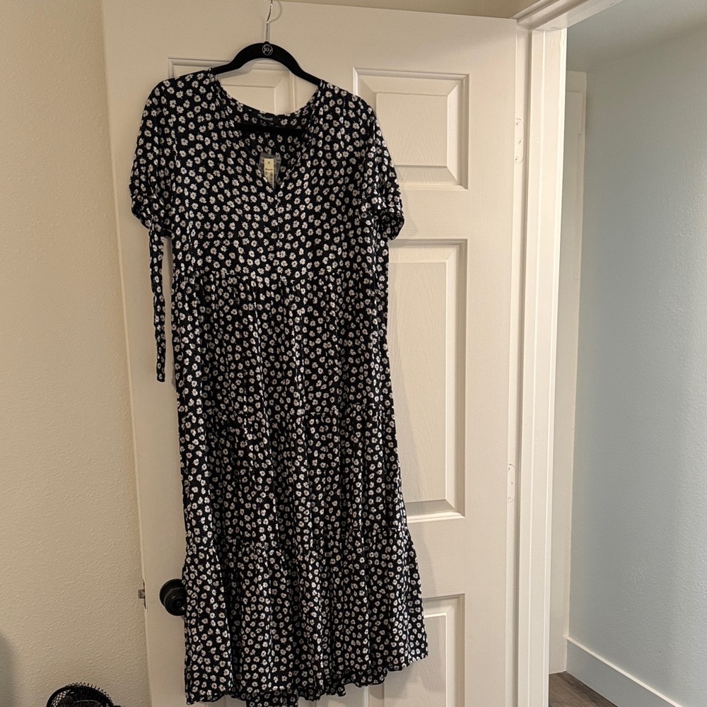 Madewell Black and White floral Midi Dress